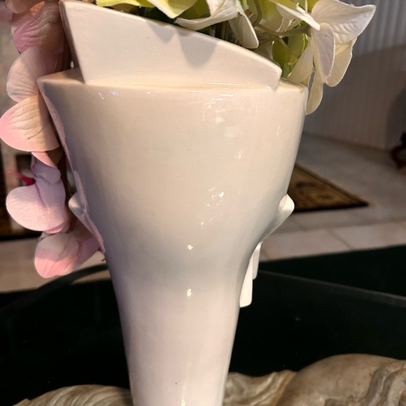 Neiman Marcus Beauty Eternal Floral Statue - Picture 4 of 7